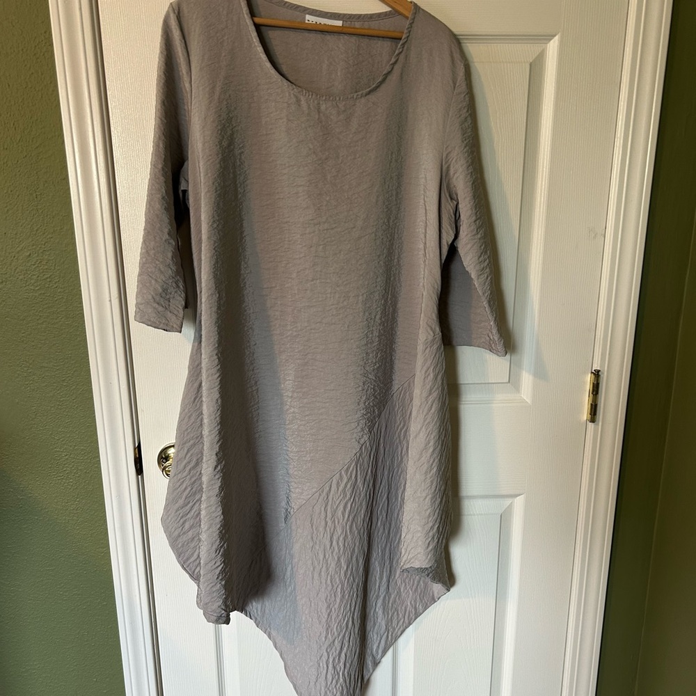 Bryn Walker Laganlook Crinkle Asymmetrical Tunic Dress Minimalist Chic Lrg Grey